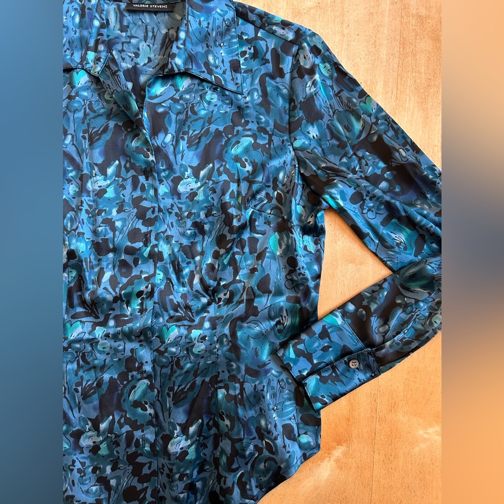 Stunning Silk Button-down Blouse Size 6